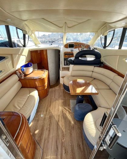 Azimut 39 Fly interior cabin
