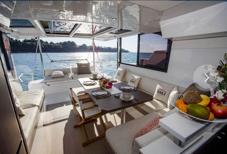 Plataforma de popa del Catamarán Bali 4.0