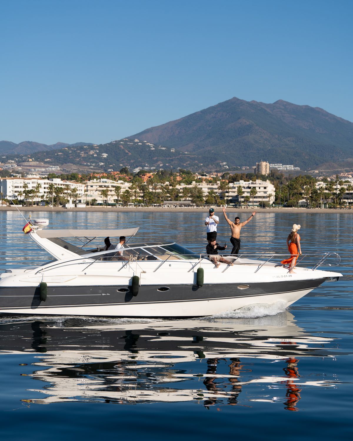 Cranchi Endurance 39 exterieur varend in Marbella